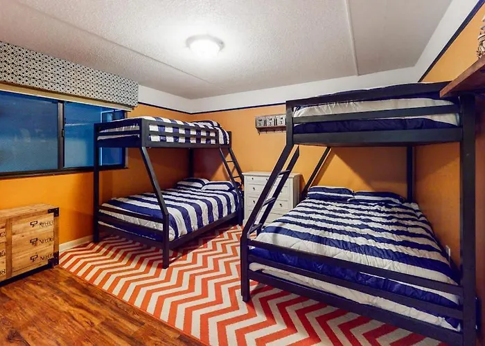 Holiday home Charming Overlooking Tennis Courts With Balcony & Pools