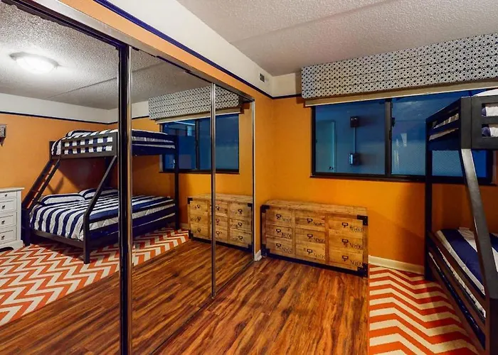Holiday home Charming Overlooking Tennis Courts With Balcony & Pools Ocean City